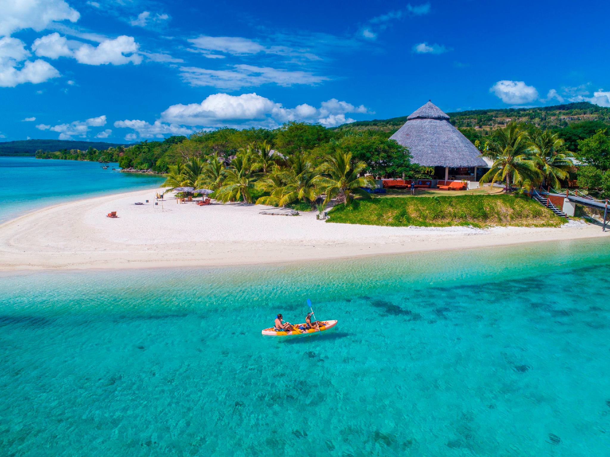 Lấy quốc tịch Vanuatu có an toàn không? AT Express giải đáp chi tiết các lầm tưởng về hộ chiếu Vanuatu, quy trình thẩm định và quyền lợi di chuyển 2026.